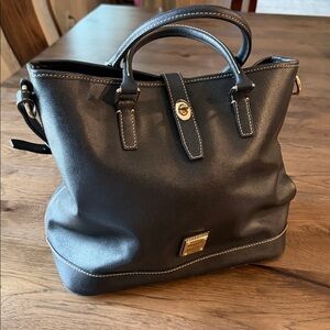 Dooney & Bourke Women's Black Large Purse